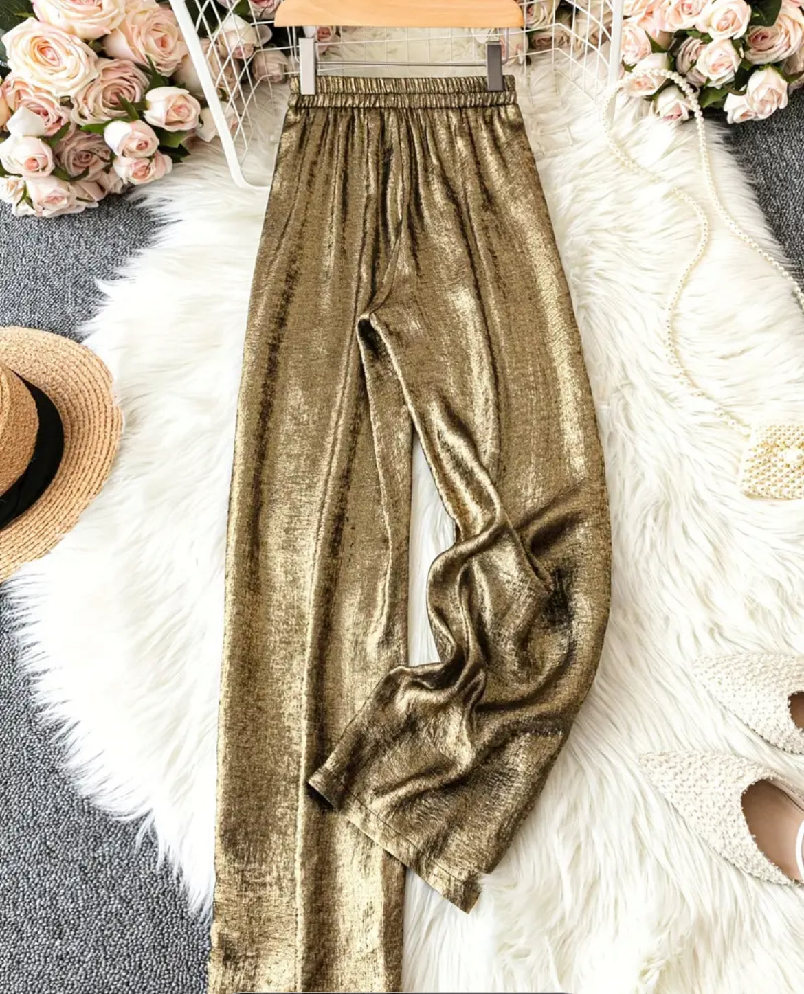 Metallic broek goud.